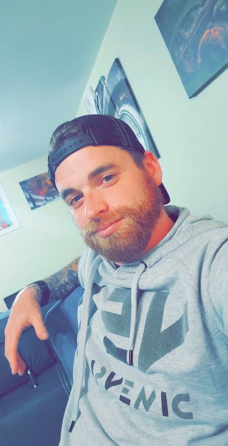 Questionable Dee erwachsene pornostar bild