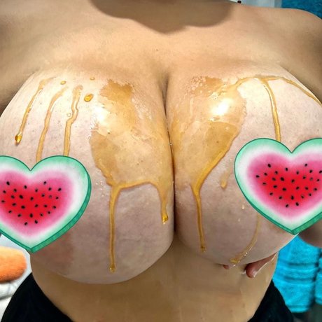 QueenMelons exklusive sex foto