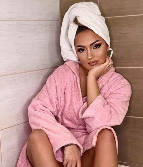 DeeaxsharonFree schauspielerin sexy foto