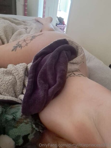 Dirty Little Princess freie akt fotos