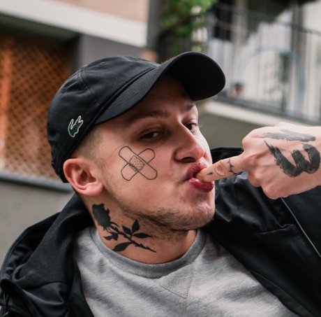 Ralph Iratus Ferre porno sexy galerie