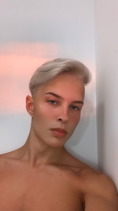 Divine Blondie freie exklusive bilder