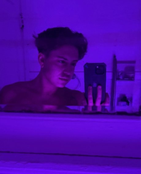 Dez the demon porno nackte bilder