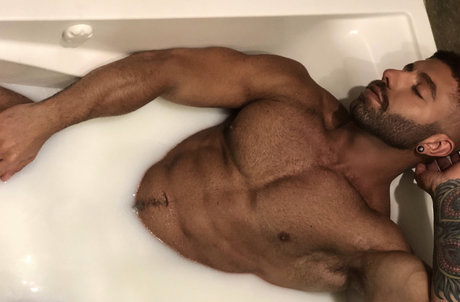 Eddy CeeTee porno heiße foto