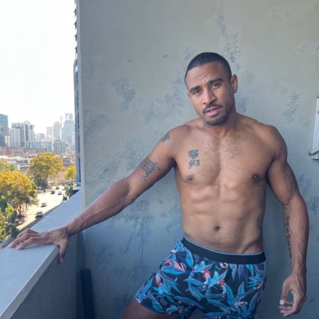 Renold sexy erotische galerie