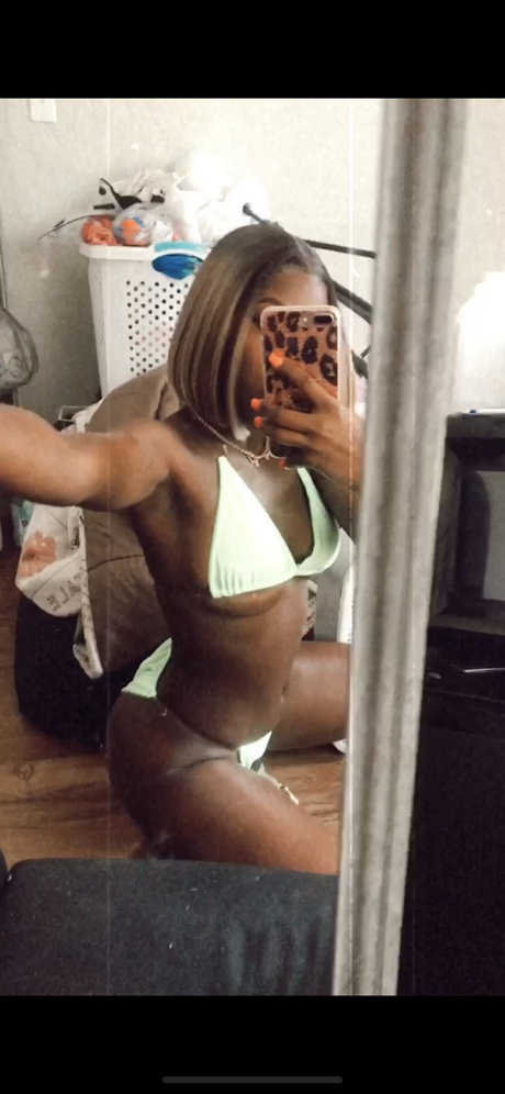 Remaa bhadd nackt hd foto