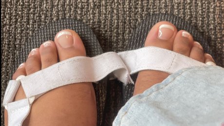 ReesiesFeetsies model akt bilder