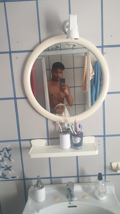 Romeo Sensation erotische akt archiv