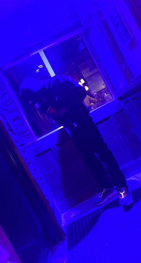 BIG RICO hübsche nackt bild