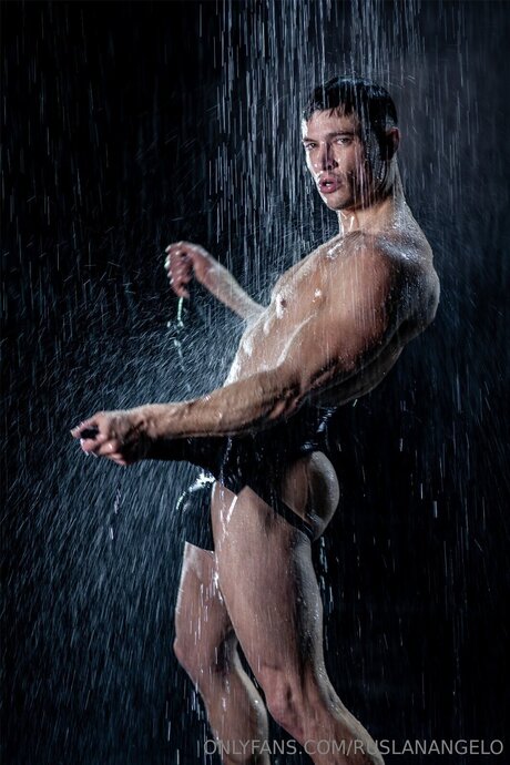 Ruslan Angelo nackt sex archiv