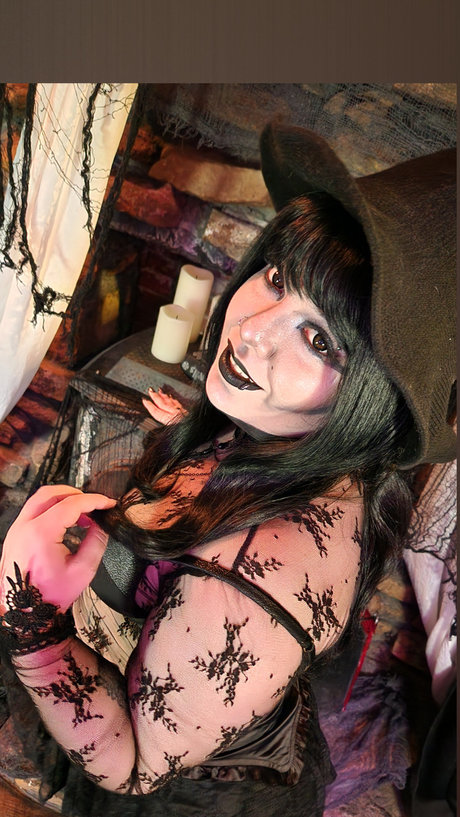 Rose Red Neko nackt foto