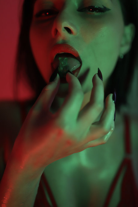 Sami Gomita porno nackte fotos