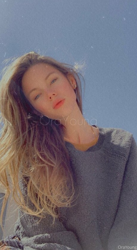 onlyora schauspielerin perfekte bild