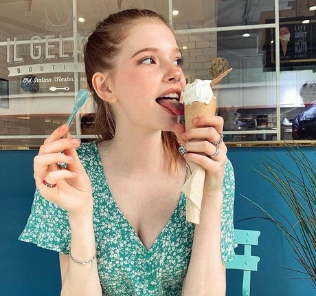 Katya Sitak kunst archiv