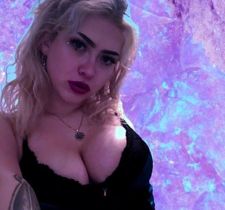 neferkitti kostenlose nackt foto