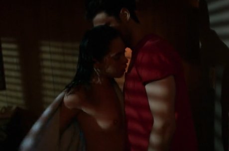 Rosa Salazar exklusive hübsche bilder