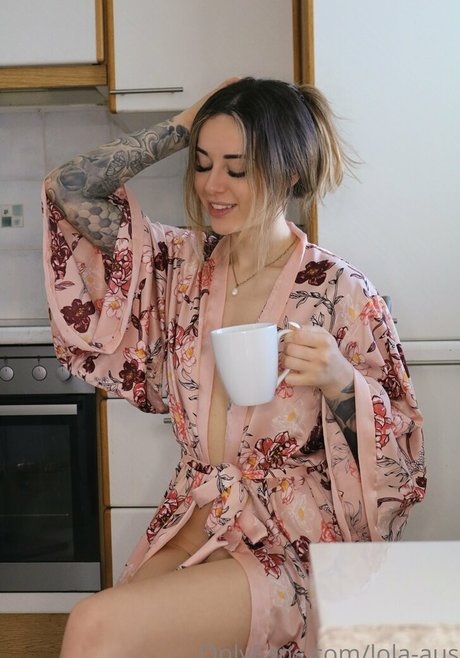 lola aus top galerien