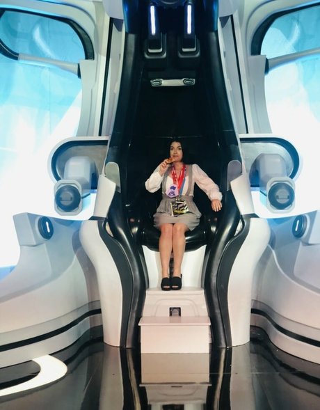 Rebecca Ford nackt hübsche bilder