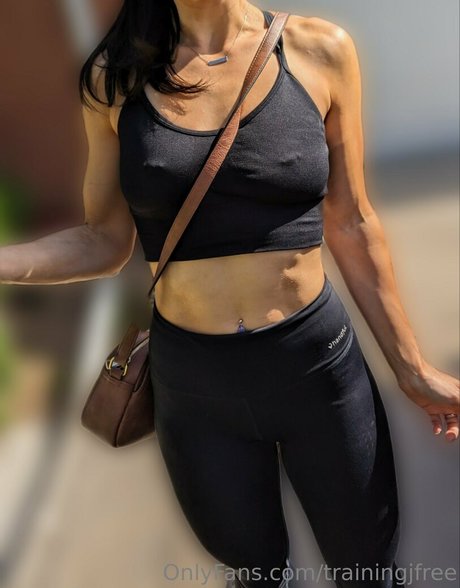 trainingjfree model akt bild