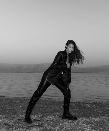 Yeela Frumkin kostenlose porno archiv