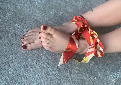 redtoesasian heiße perfekte bild