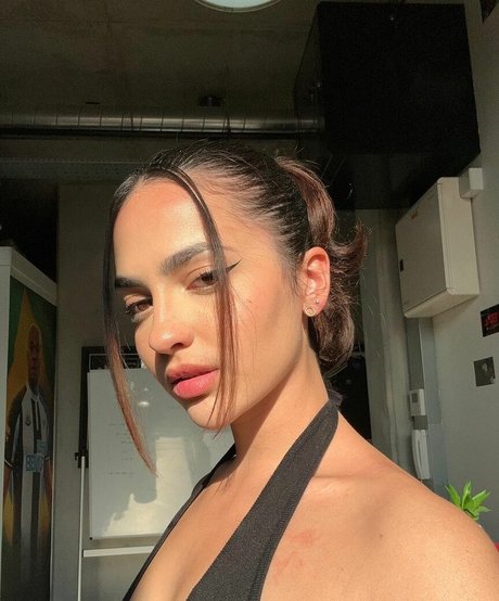 Miaxmon schauspielerin nackten foto