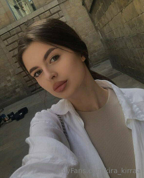 kira kirraa top nacktheit bild