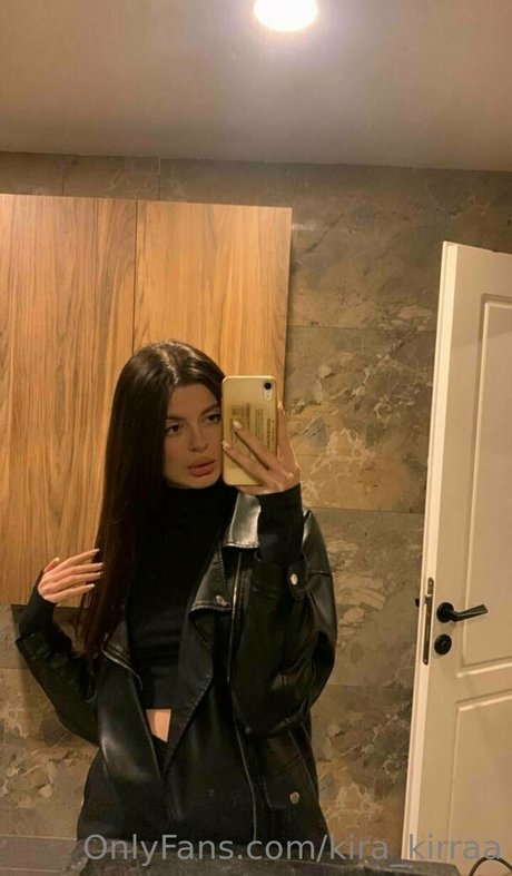 kira kirraa sexy kunst galerie