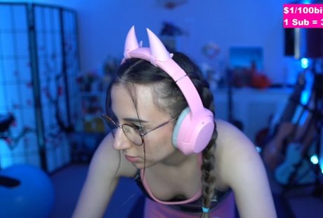 Millie Mossiae erotische pornographische fotos