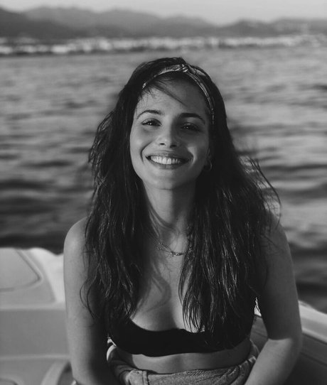 Andrea Duro xxx hd bilder