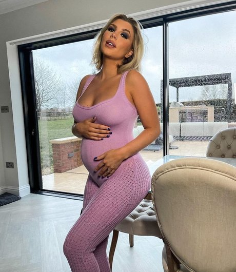 Olivia Buckland sexy perfekte archiv