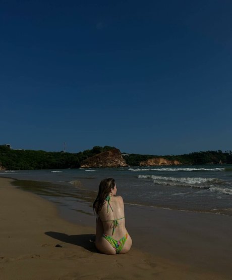 Effy Palarya model heiße fotos