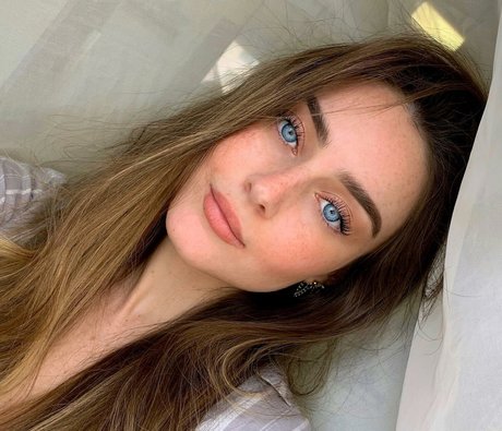 Effy Palarya sexy schöne bilder