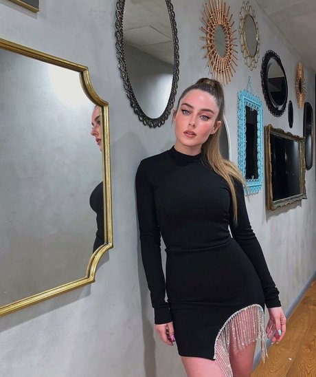 Effy Palarya erotische akt bilder