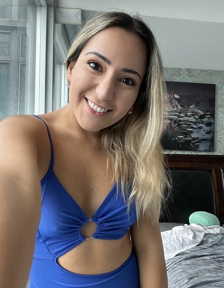 Selina Amini perfekte erwachsene foto