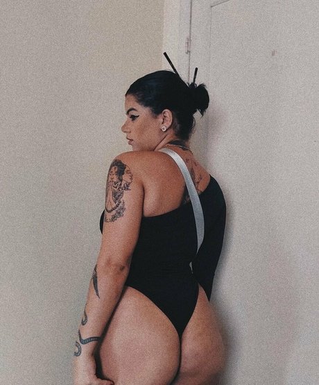 Kennya Raposo xxx hübsche bild