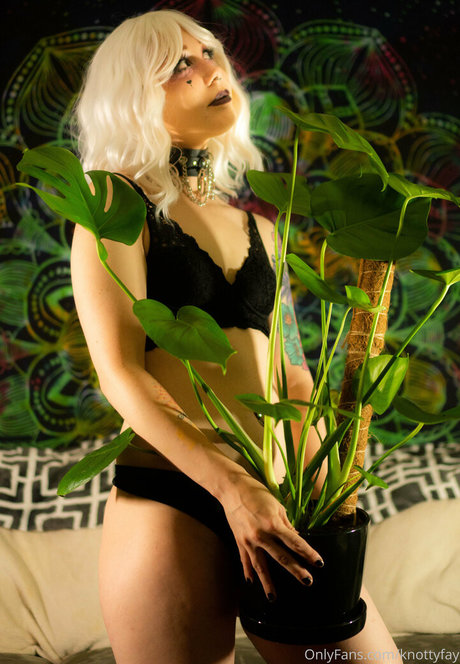 knottyfay model porno fotos