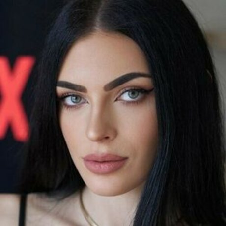 Jaqueline Neubauer xxx hd bild