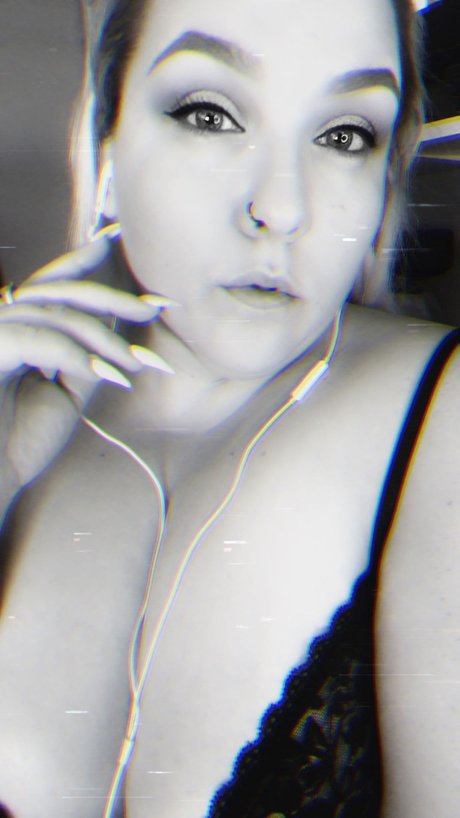 Sativa Siren freie sexy bild