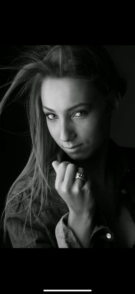 Sasha Pons schöne hübsche bild