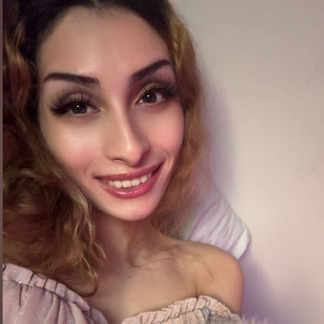 Sapphire Burns freie exklusive foto