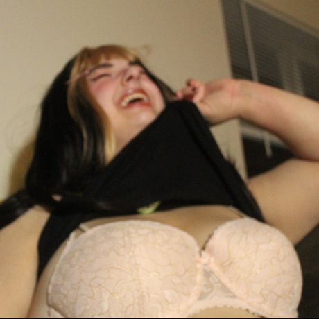 saturn bang model nackten galerie