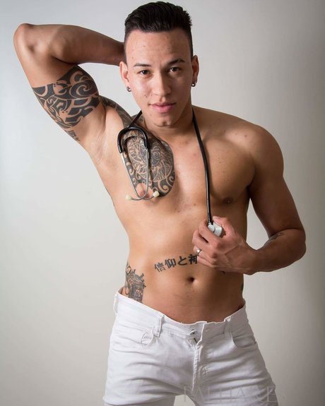 Neymax ney sexy akt bild