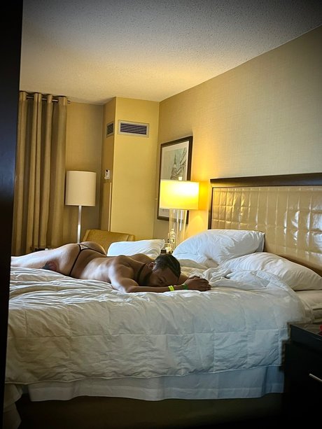 _MR Blow Yo Back Out_ pornostar nackte foto