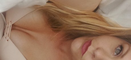 Saragoddes nackt exklusive fotos