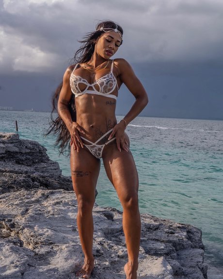 Yubisay heiße erotische foto