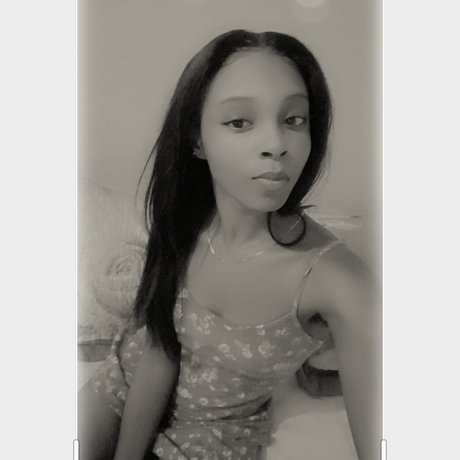 Trina petite Doll exklusive beste fotos