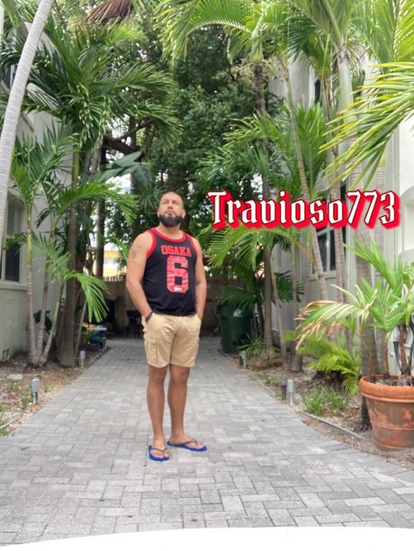 TraviOso xxx nacktheit galerien