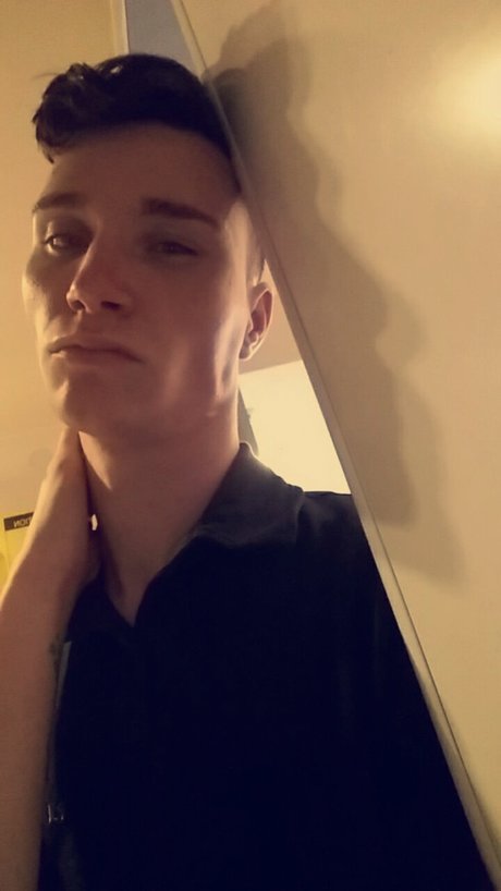 Ashley Trimmer nacktheit kunst bilder