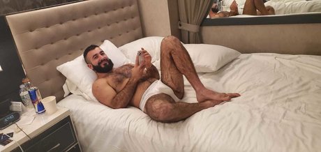 HotHairyGuy nacktheit hübsche foto